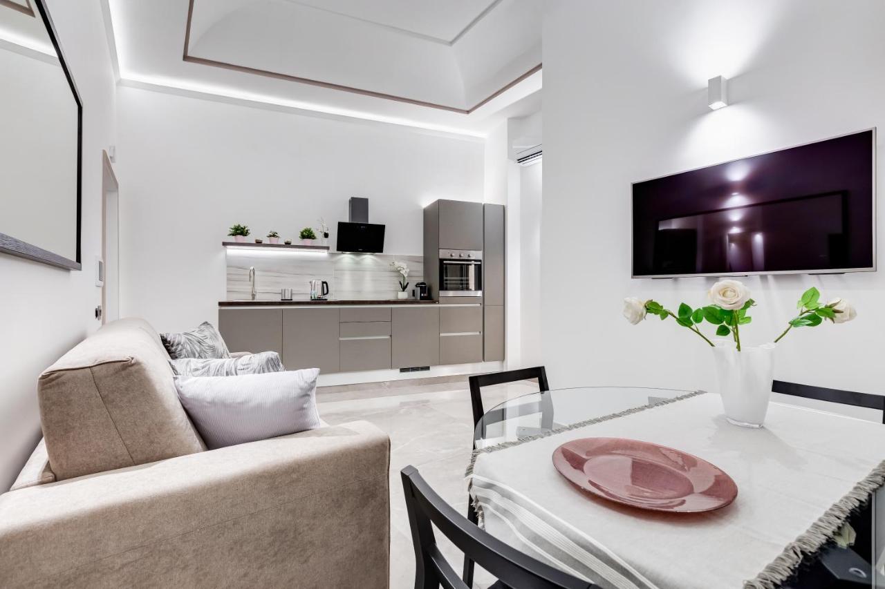 Unoseitre - Luxury Apartment & Suite Рим Екстериор снимка